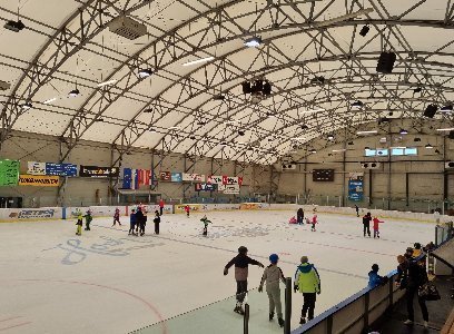 Rekreacijsko drsanje v Ledni dvorani Kranj med šolskimi počitnicami