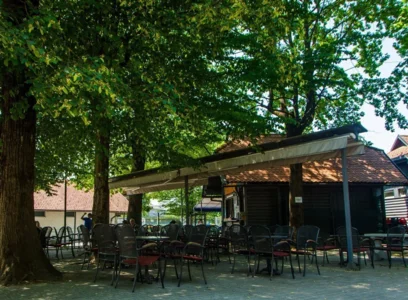 Izbor najemnika lokala na otroškem igrišču Gibi Gib