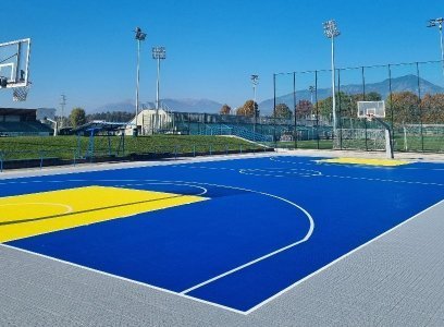 Športna igrišča za košarko in nogomet